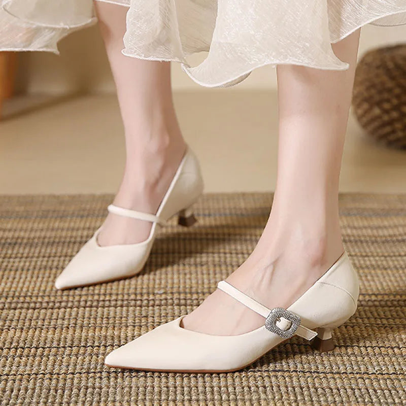 Anna-Berg | Kitten Heels in Classic Style