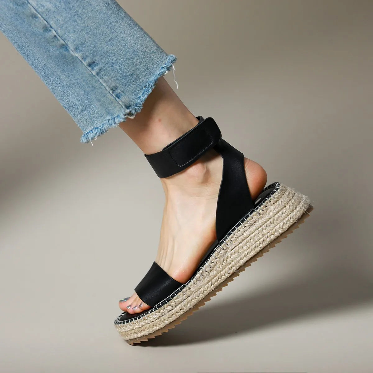 Anna-Berg | Black Ankle-Strap Leather Sandals