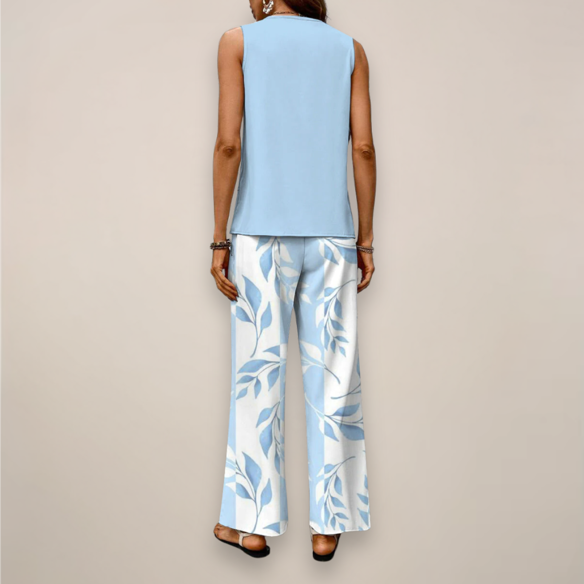 Anna-Berg | Two-Piece Set - Sleeveless Top with Straight-Leg Trousers