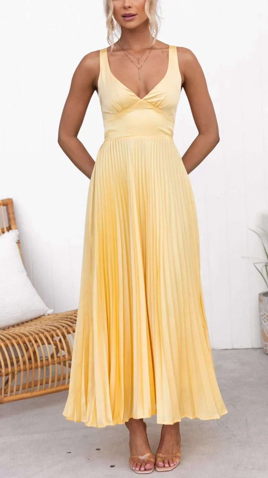 Anna-Berg | Maxi Dress, V-Neck, Pleated