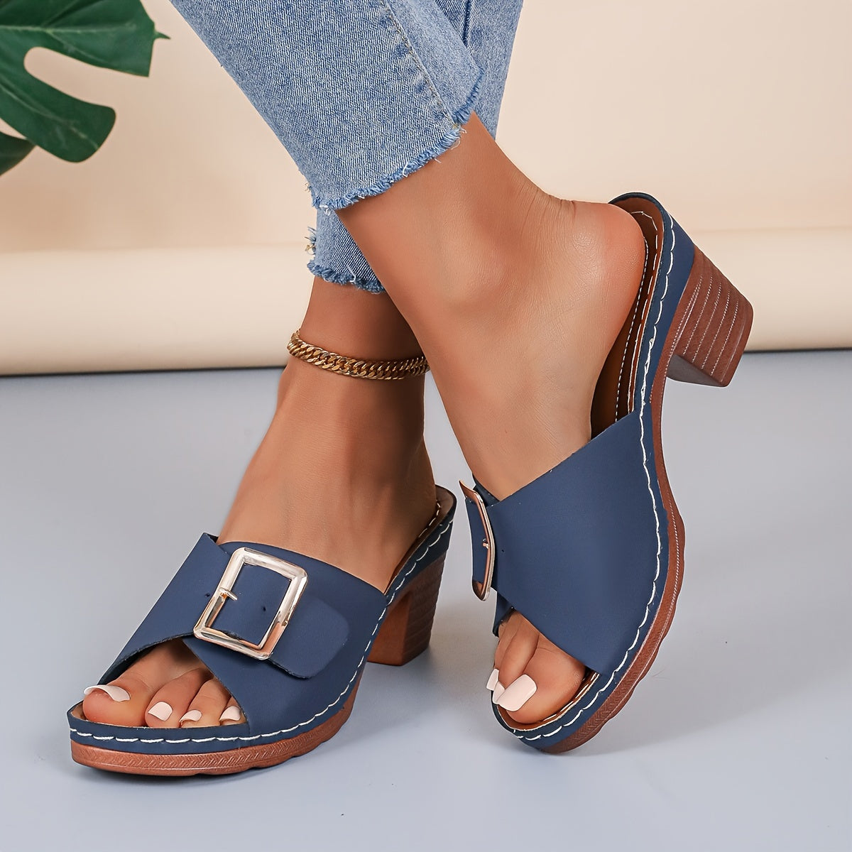 Anna-Berg | Feminine Sandals with a Flattering Silhouette