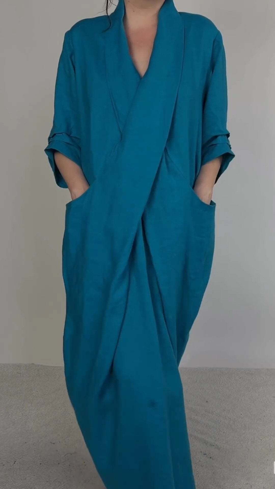 Anna-Berg | Elegant Minimalist Dress With Pocket And V-Neck