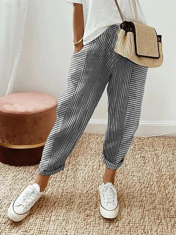 Anna-Berg | Feminine Striped Pants in a Flattering Cut