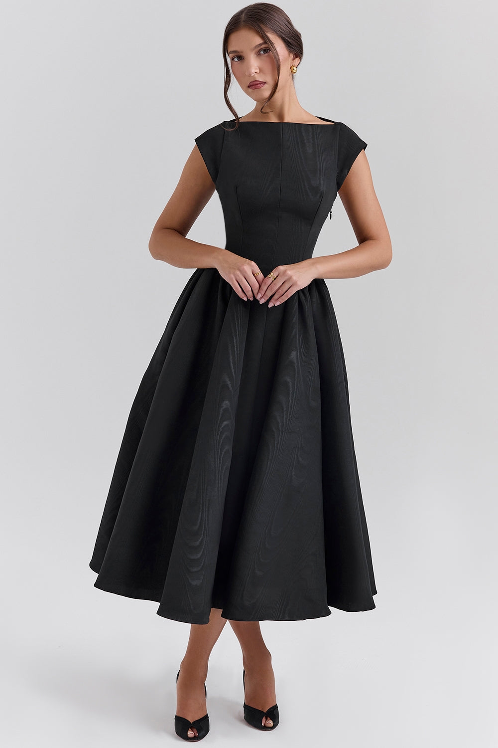 Anna-Berg | Effortless Backless Tulle Midi Dress for Every Occasion
