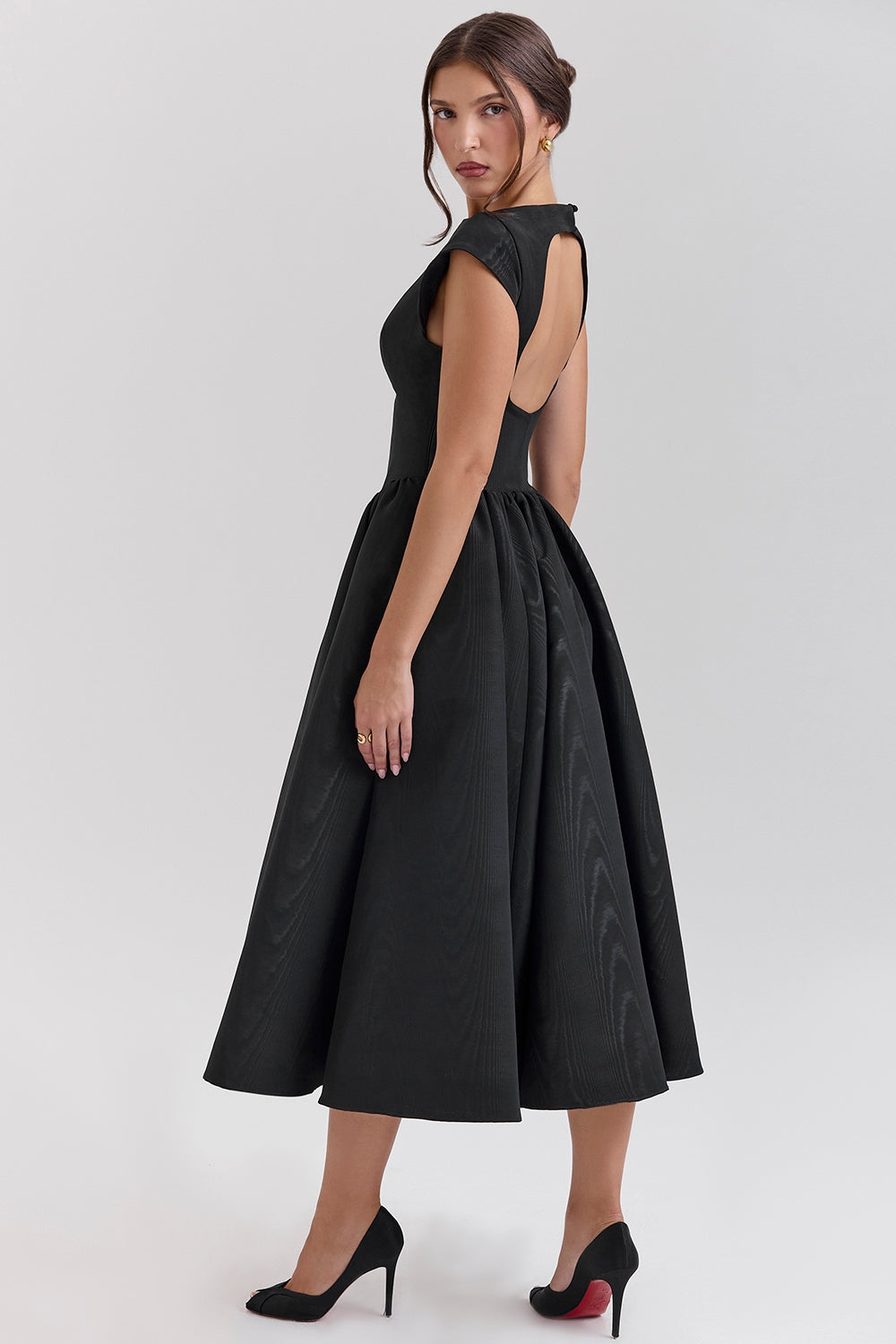 Anna-Berg | Effortless Backless Tulle Midi Dress for Every Occasion
