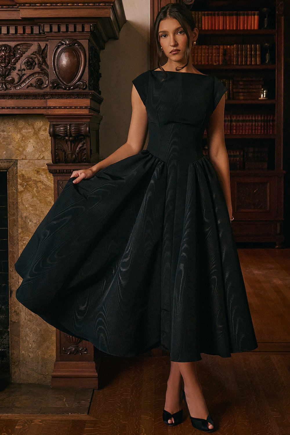 Anna-Berg | Effortless Backless Tulle Midi Dress for Every Occasion