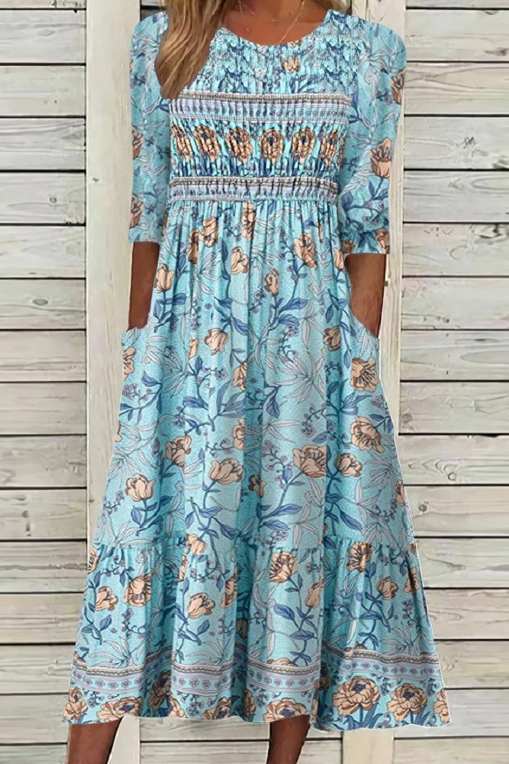 Anna-Berg | Chic Floral Elegance Dress in a Flattering Cut