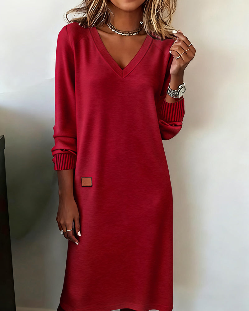 Anna-Berg | Modern Knit Dress With V-Neck And Long Sleeves