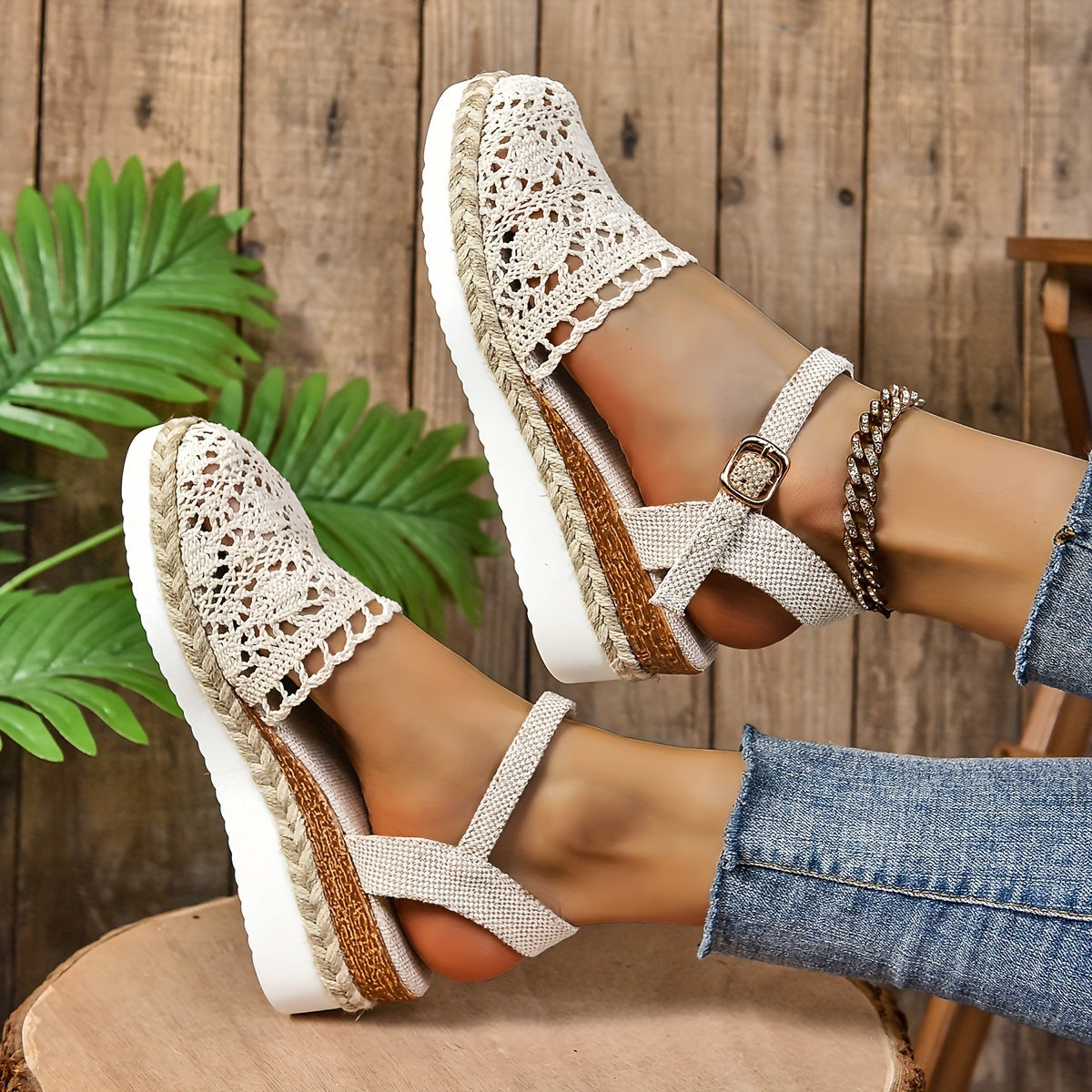 Anna-Berg | Chic Orthopedic Adjustable Sandals in a Flattering Cut