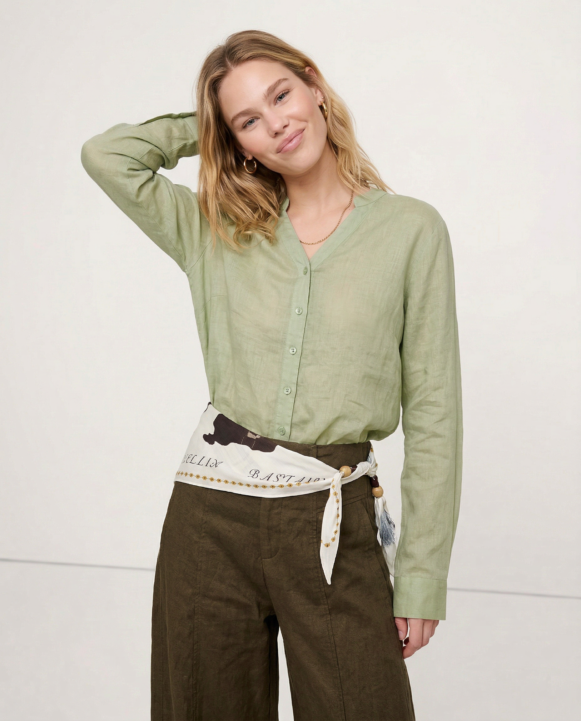 Anna-Berg | Collarless V-Neck Linen Shirt