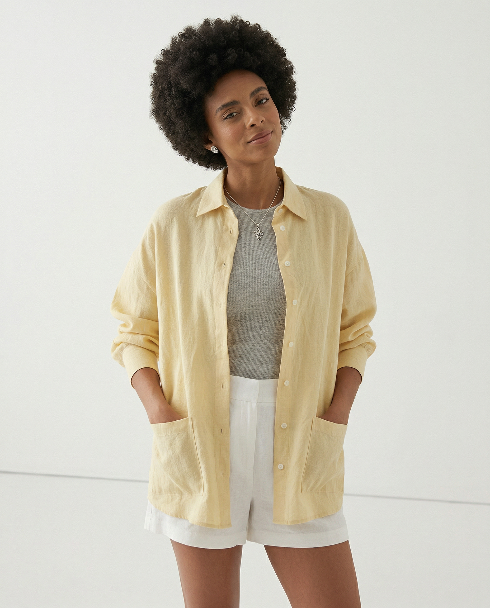 Anna-Berg | Natural Slit-Hem Linen Shirt