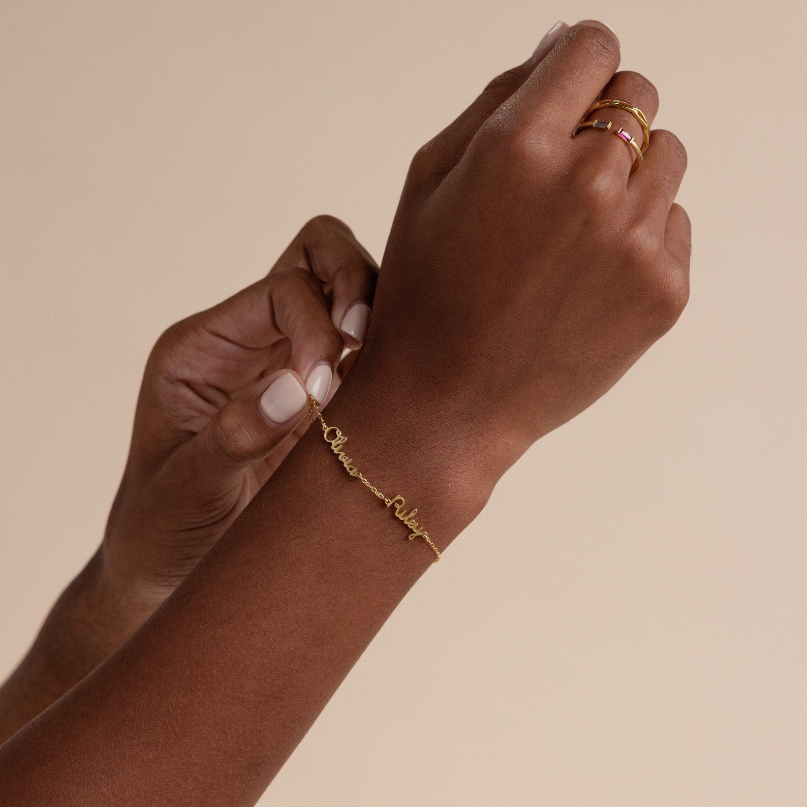 Iselin | Personligt Armband med Flera Namn i 18K Guld eller Silver