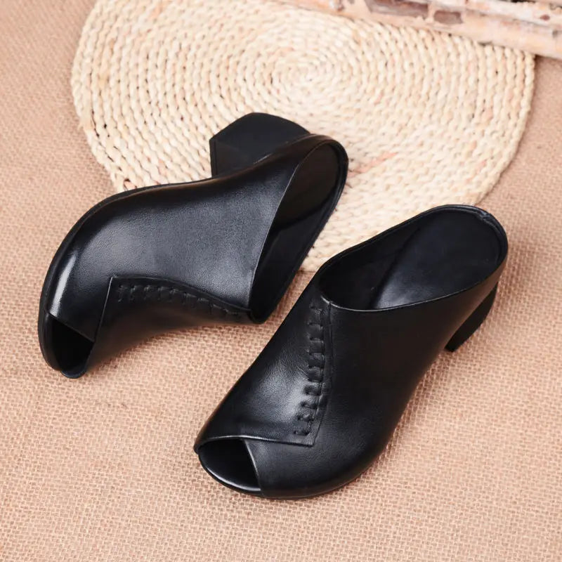 Anna-Berg | Sculpted Cushioned Slip-On Sandals with a Timeless Finish