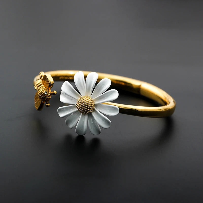 Vintage Gold Daisy & Bi Bracelet