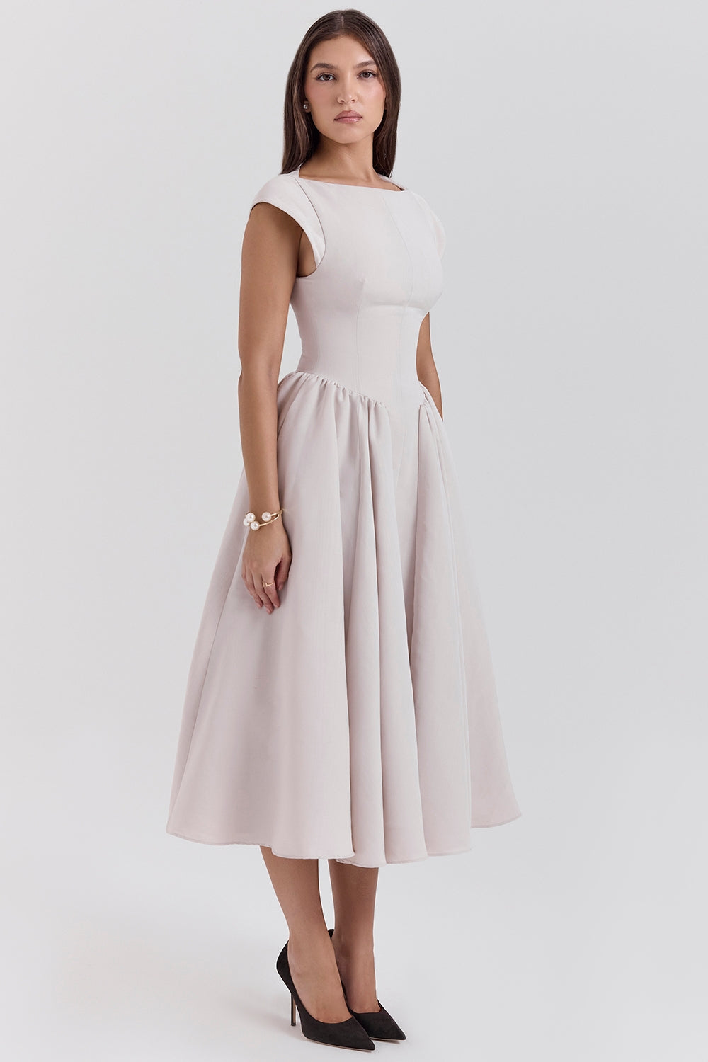 Anna-Berg | Effortless Backless Tulle Midi Dress for Every Occasion