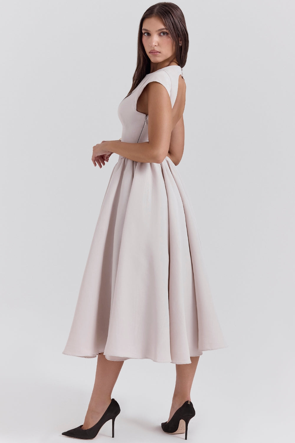 Anna-Berg | Effortless Backless Tulle Midi Dress for Every Occasion