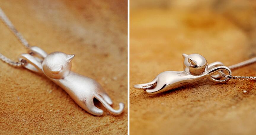 925 Sterling Silver Lekfull Cat Pendant