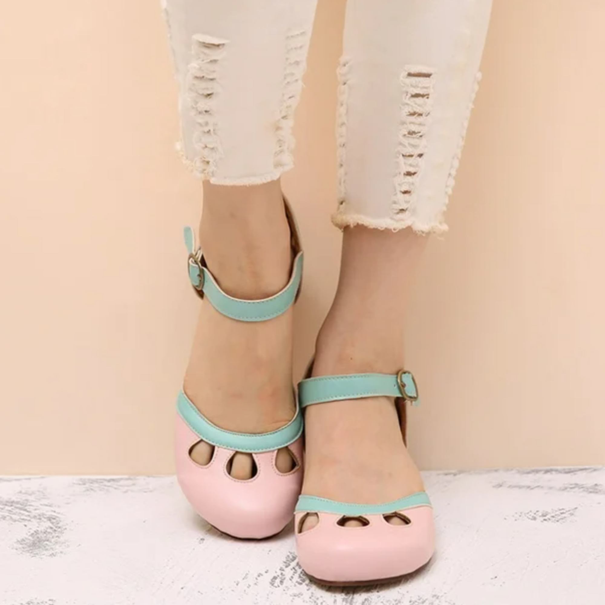 Anna-Berg | Sculpted Comfortable Low-Heeled Sandals