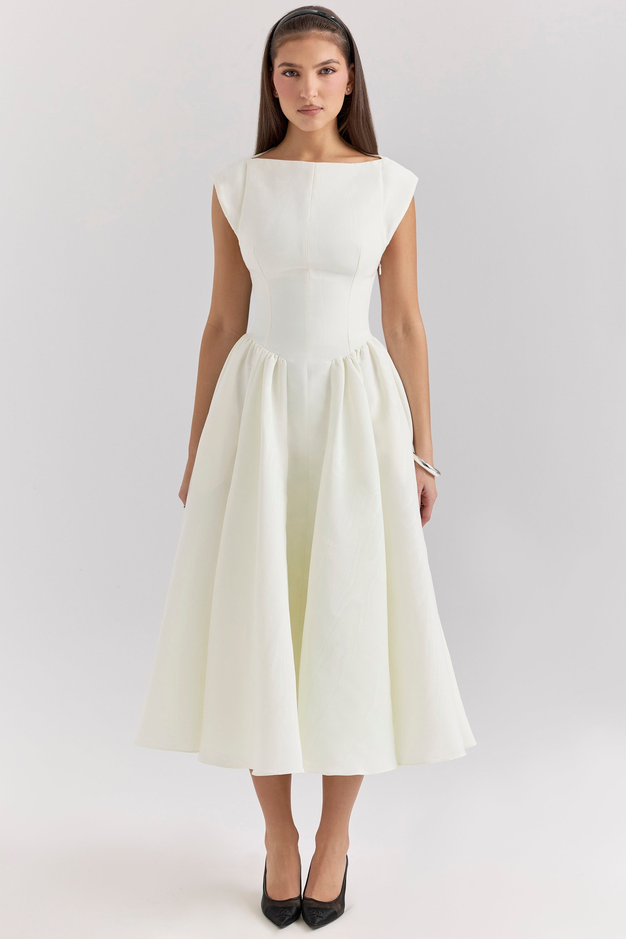 Anna-Berg | Effortless Backless Tulle Midi Dress for Every Occasion