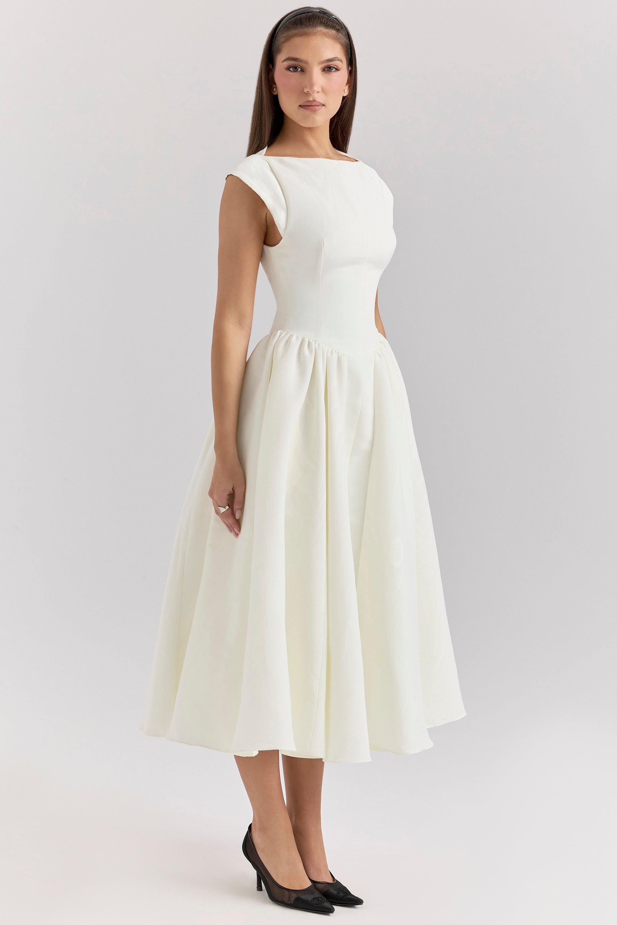 Anna-Berg | Effortless Backless Tulle Midi Dress for Every Occasion