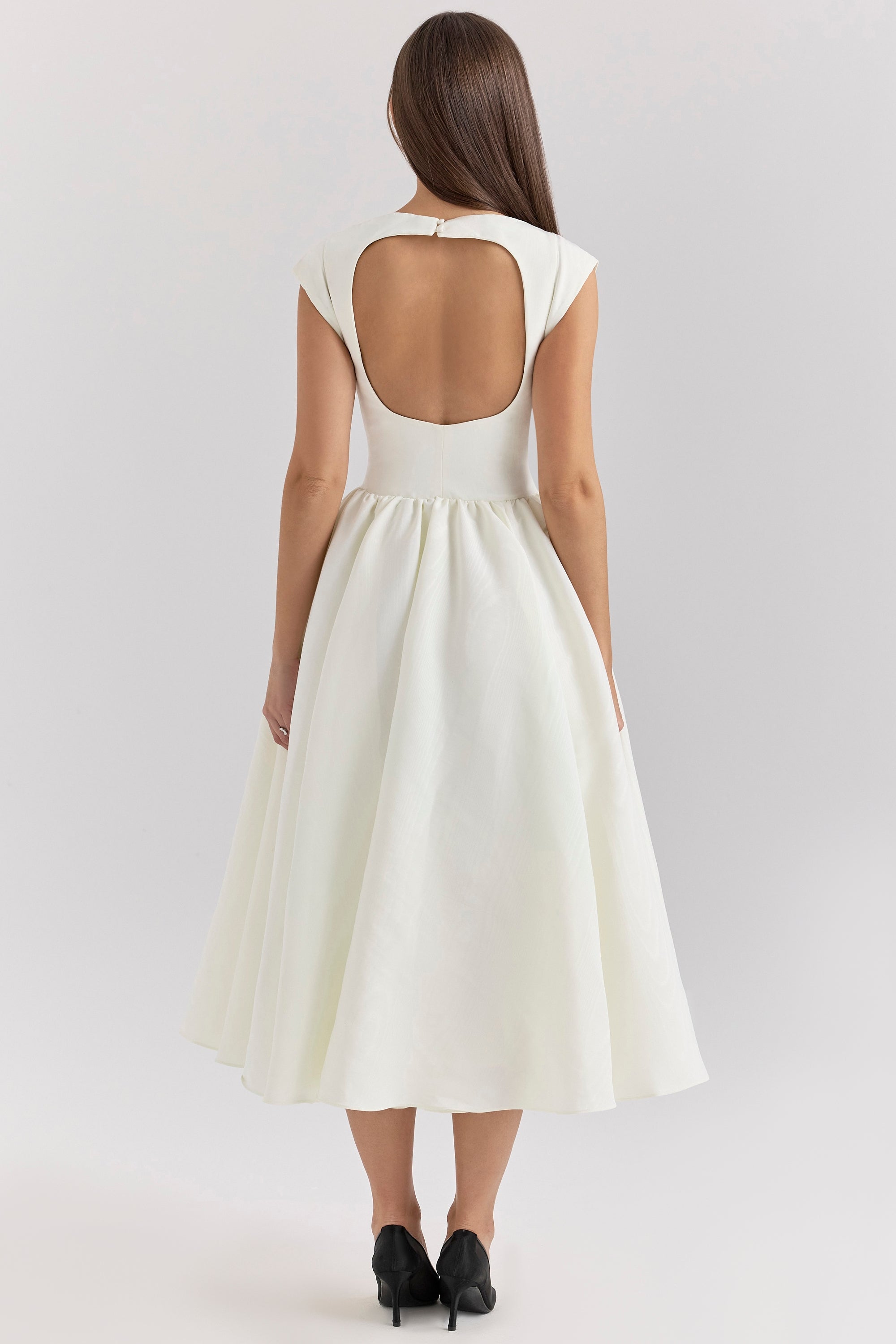 Anna-Berg | Effortless Backless Tulle Midi Dress for Every Occasion