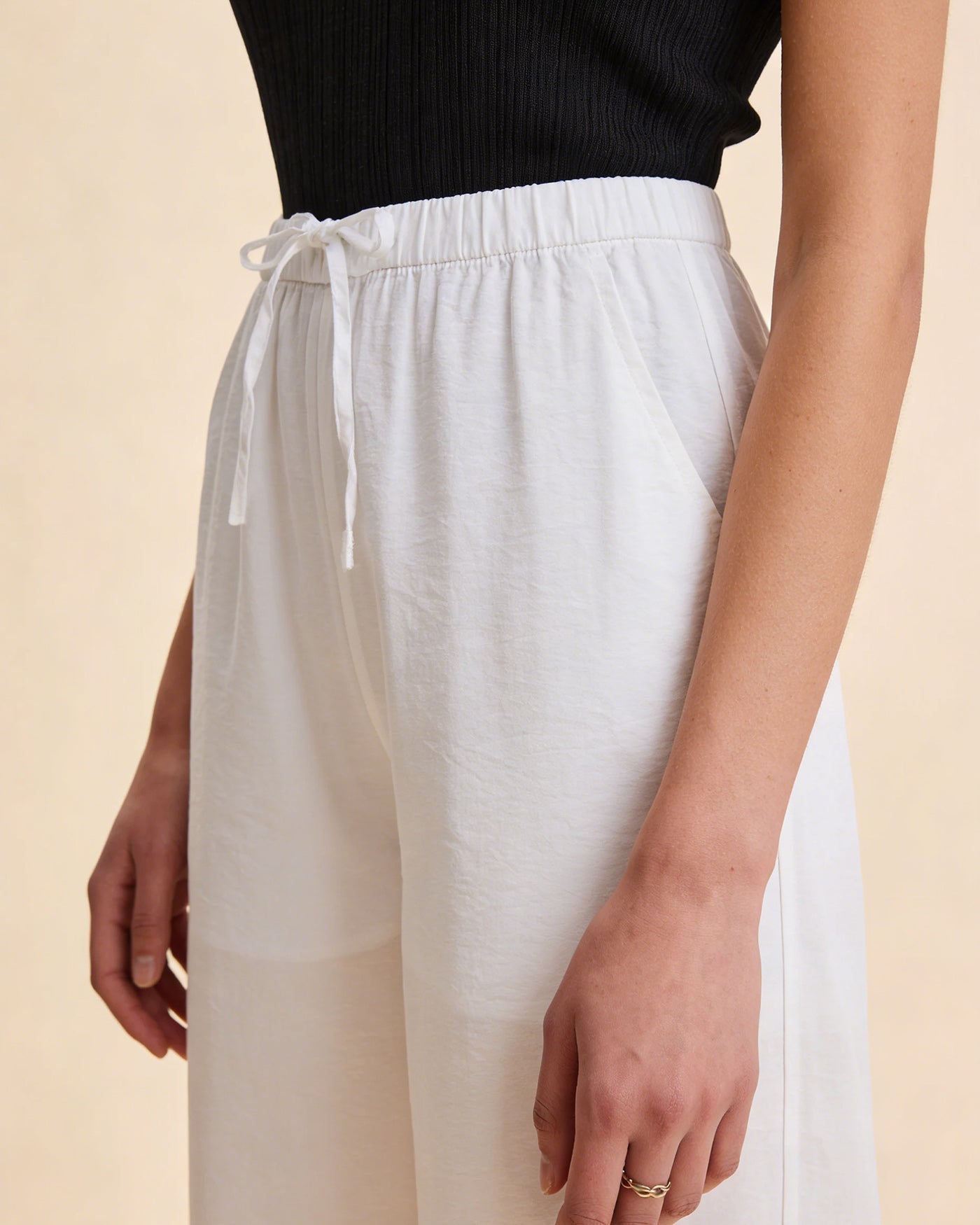 Anna-Berg | White Elastic Waist Straight Pants