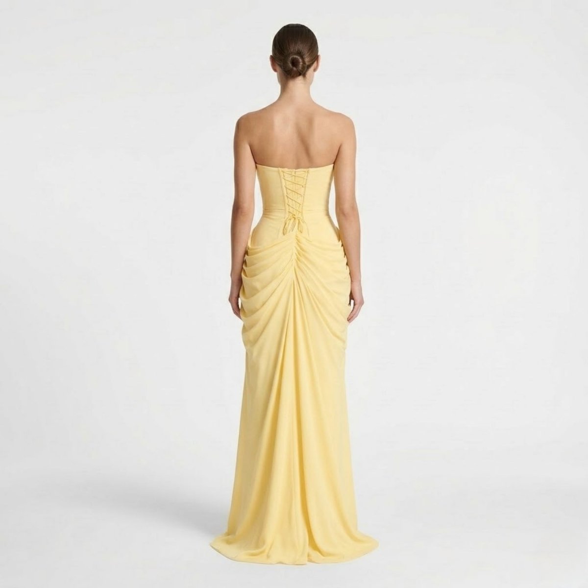 Anna-Berg | Elegant Ismara with a Flattering Silhouette