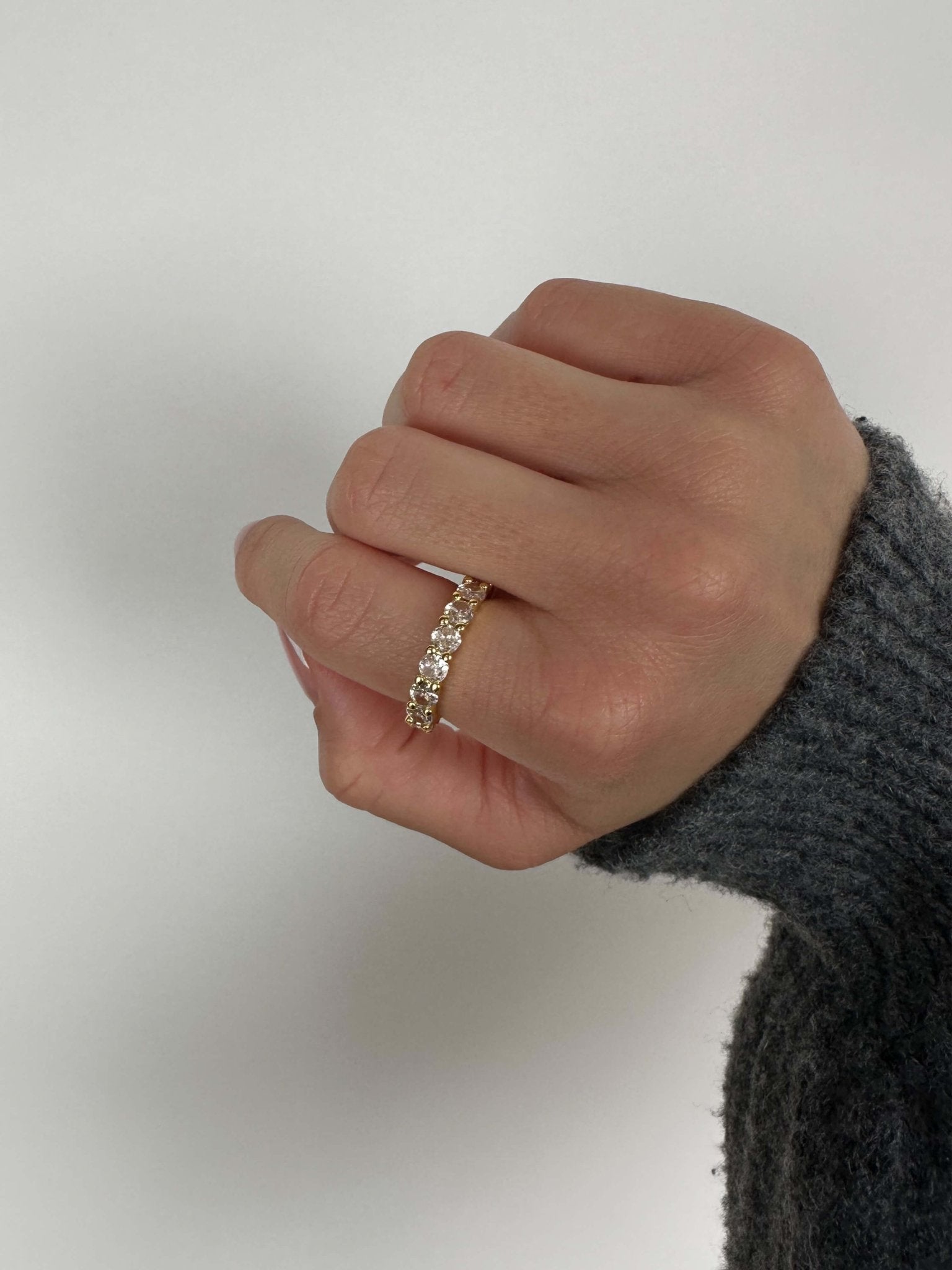 Amia Radiant Zirconia Band Ring